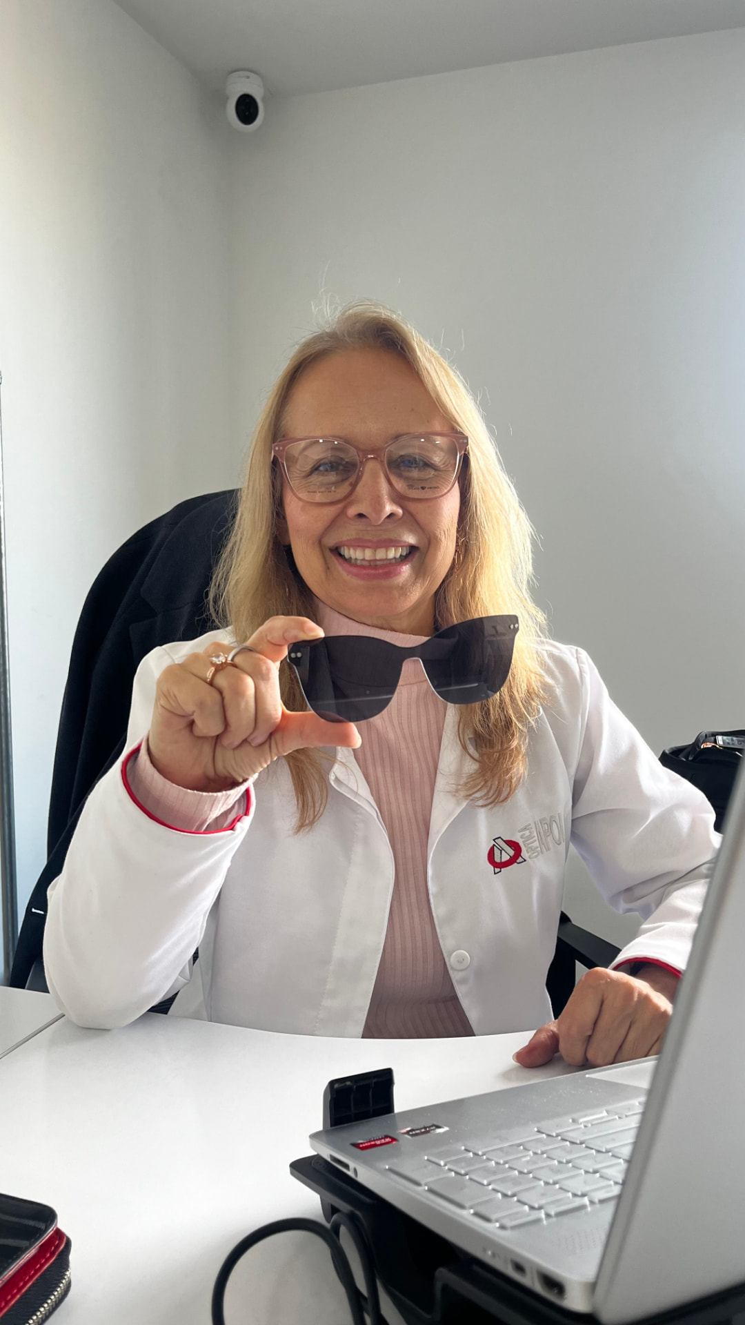 Gafas de sol superpuestas para mujer y hombre en Bogotá — Óptica Apolo
